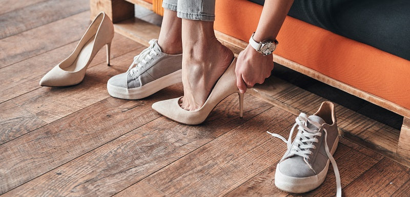 Mal de dos, jambes lourdes : Et si le problème venait de vos chaussures ?